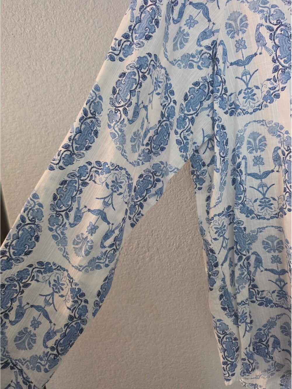 Liz Claiborne XXL White and Blue Floral Button-Up Blouse - Picture 5 of 8